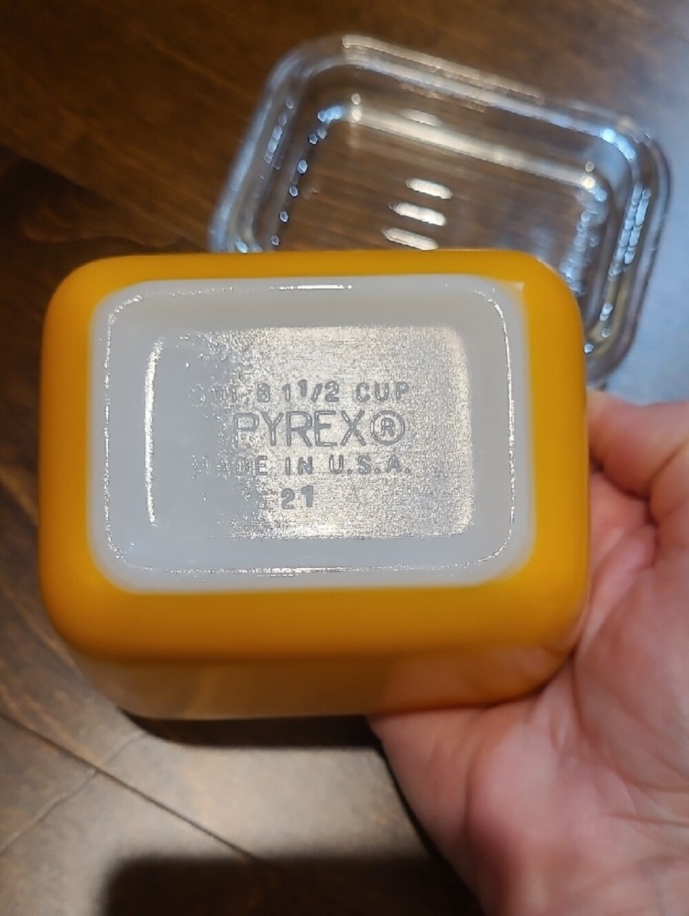 Retro Pyrex Orange Glass Covered 1.5 Cup Dish - Picture 4 of 9